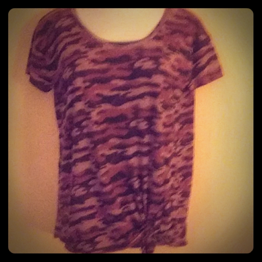 ana top Large short sleeve w/the knot on hem Large